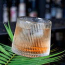 Copos de Whisky Giratórios: Elegância em Movimento
